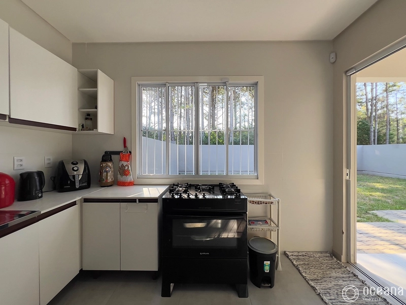 CASA COM TERRENO 12x25m² EM CAPÃO NOVO VILLAGE: 6ª foto da galeria de imagens do imóvel