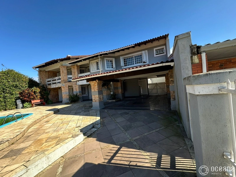 CASA AUTÊNTICA EM ESTILO CLÁSSICO NA DIVISA ENTRE ATLÂNTIDA/CAPÃO: 1ª foto da galeria de imagens do imóvel