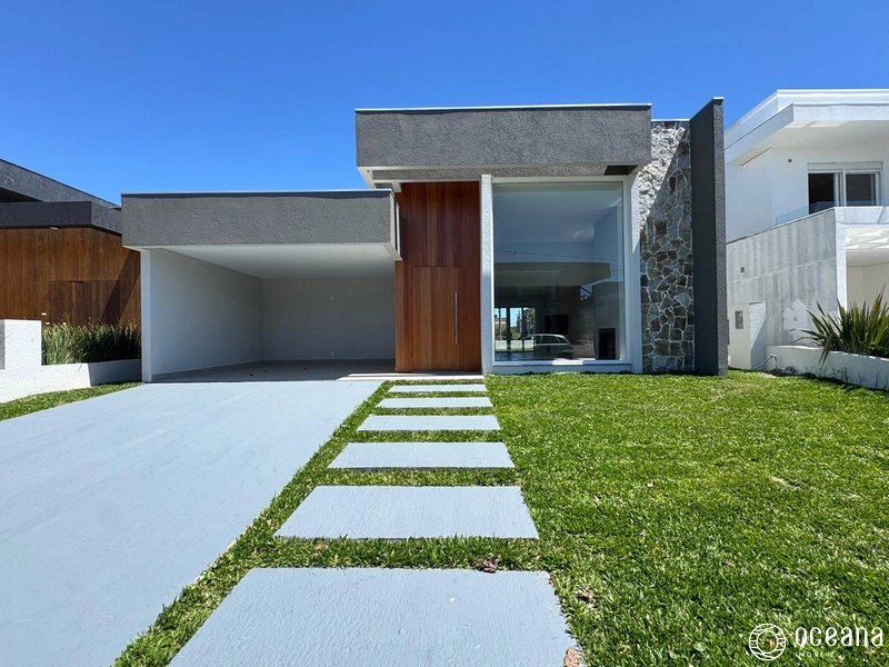 CASA EM CONDOMINIO FECHADO