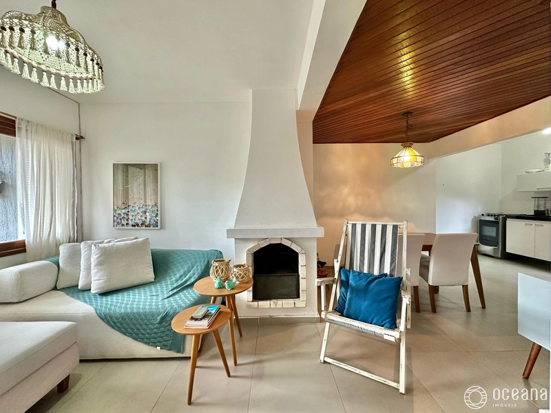 Duplex com Vista Eterna para o Mar – 50 Metros da Praia: 2ª foto da galeria de imagens do imóvel