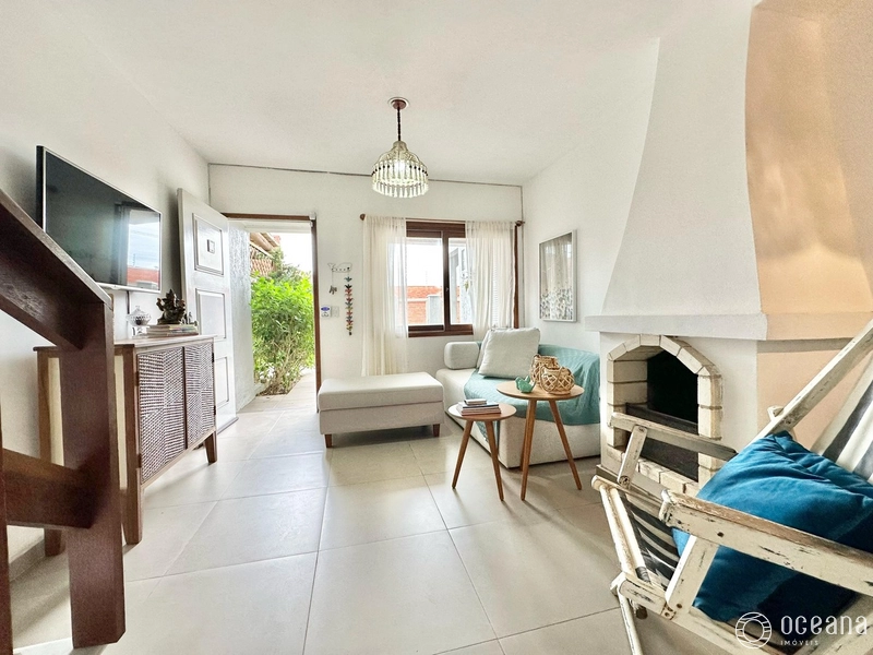 Duplex com Vista Eterna para o Mar – 50 Metros da Praia: 1ª foto da galeria de imagens do imóvel