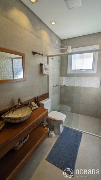 CASA COM PÉ DIREITO ALTO COM 06 ANOS DE CONSTRUÇÃO!: 17ª foto da galeria de imagens do imóvel