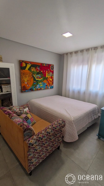 CASA COM PÉ DIREITO ALTO COM 06 ANOS DE CONSTRUÇÃO!: 18ª foto da galeria de imagens do imóvel