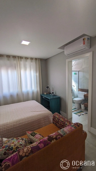 CASA COM PÉ DIREITO ALTO COM 06 ANOS DE CONSTRUÇÃO!: 19ª foto da galeria de imagens do imóvel