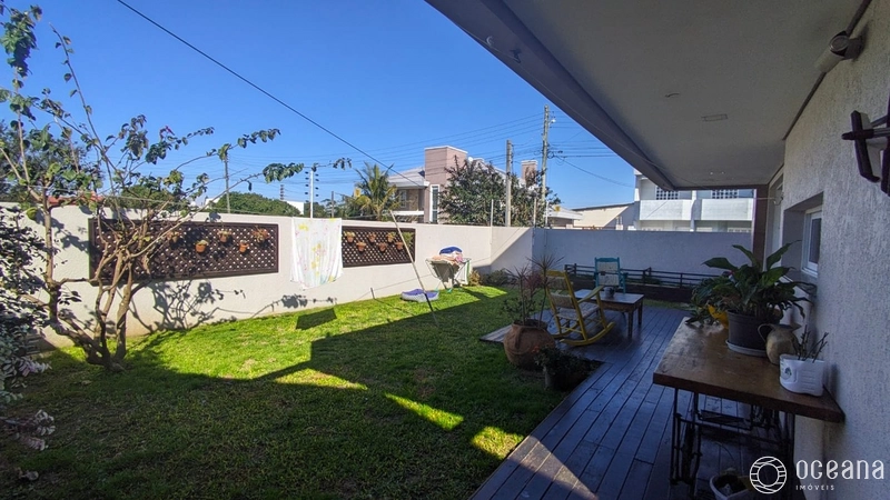 CASA COM PÉ DIREITO ALTO COM 06 ANOS DE CONSTRUÇÃO!: 9ª foto da galeria de imagens do imóvel