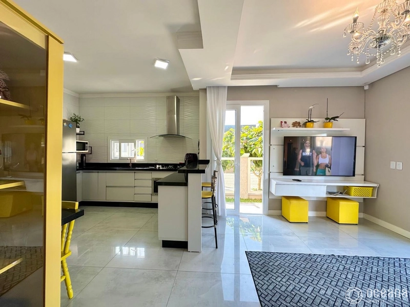 CASA DE ESQUINA EM ATLÂNTIDA SUL: 6ª foto da galeria de imagens do imóvel