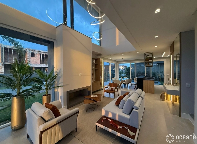 EXCELENTE CASA EM CONDOMÍNIO FECHADO COM 04 SUÍTES!: 3ª foto da galeria de imagens do imóvel