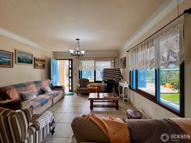 Casa de 03 dormitórios à 50m do mar: 4ª foto da galeria de imagens do imóvel