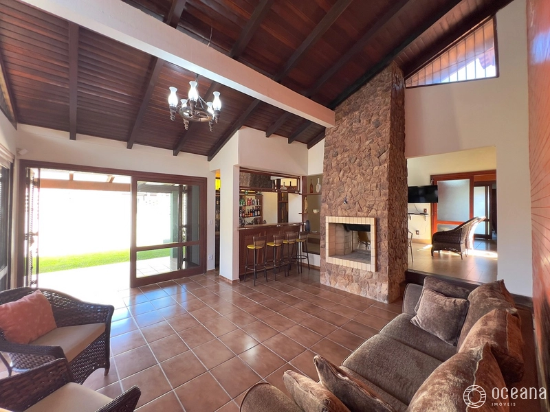 Casa à Venda no Centro de Xangri-Lá: 9ª foto da galeria de imagens do imóvel