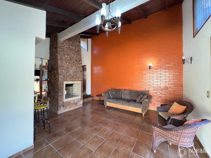 Casa à Venda no Centro de Xangri-Lá: 12ª foto da galeria de imagens do imóvel