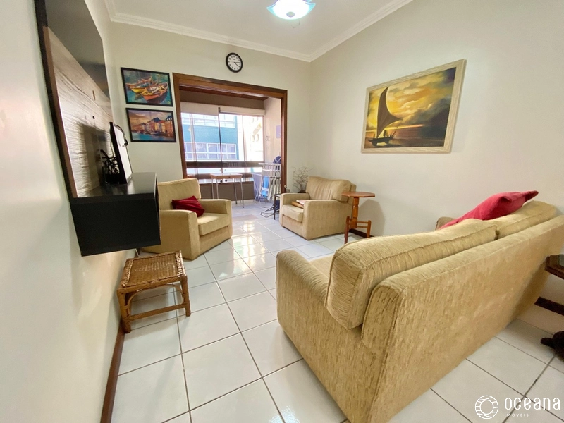 Apartamento de 02 dormitórios + dependência no centro!