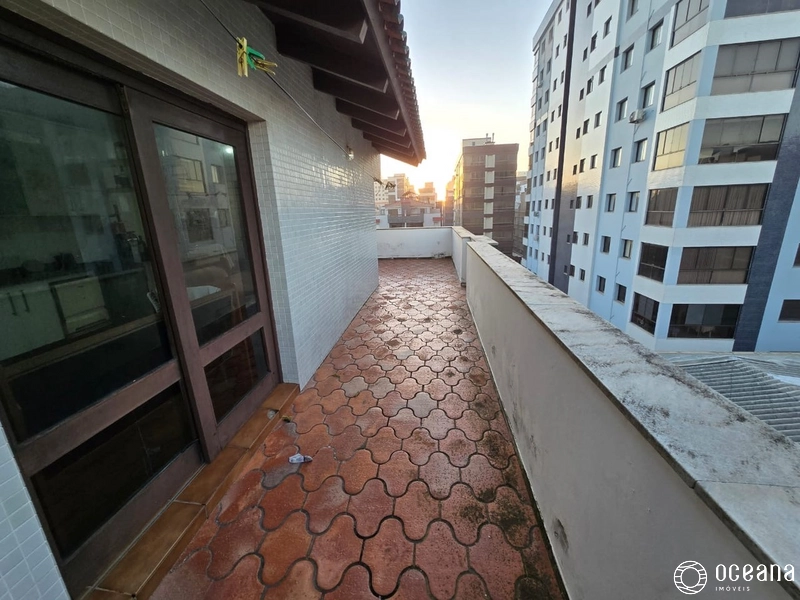 Cobertura de 03 dormitórios com terraço em L !