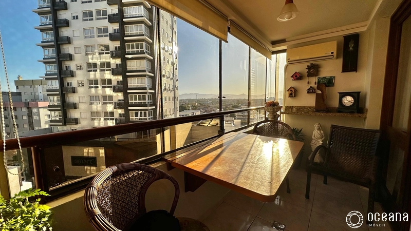 01 Dormitório com 02 Sacadas e Vista Liberada Oeste/Sul - Sol da Tarde: 1ª foto da galeria de imagens do imóvel