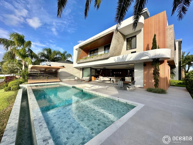 MANSÃO À VENDA COM VISTA INCRÍVEL EM CONDOMÍNIO FECHADO!