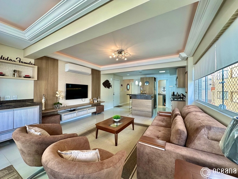 APARTAMENTO À VENDA  INFRA COMPLETA E VISTA PARA O MAR!