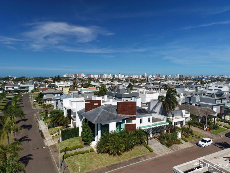 Casa de condomínio 4 suítes com 395m²: 2ª foto da galeria de imagens do imóvel