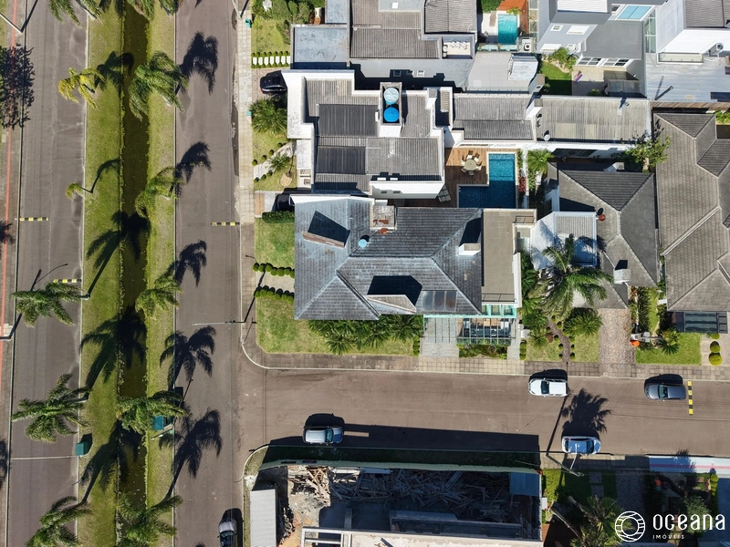 Casa de condomínio 4 suítes com 395m²: 3ª foto da galeria de imagens do imóvel