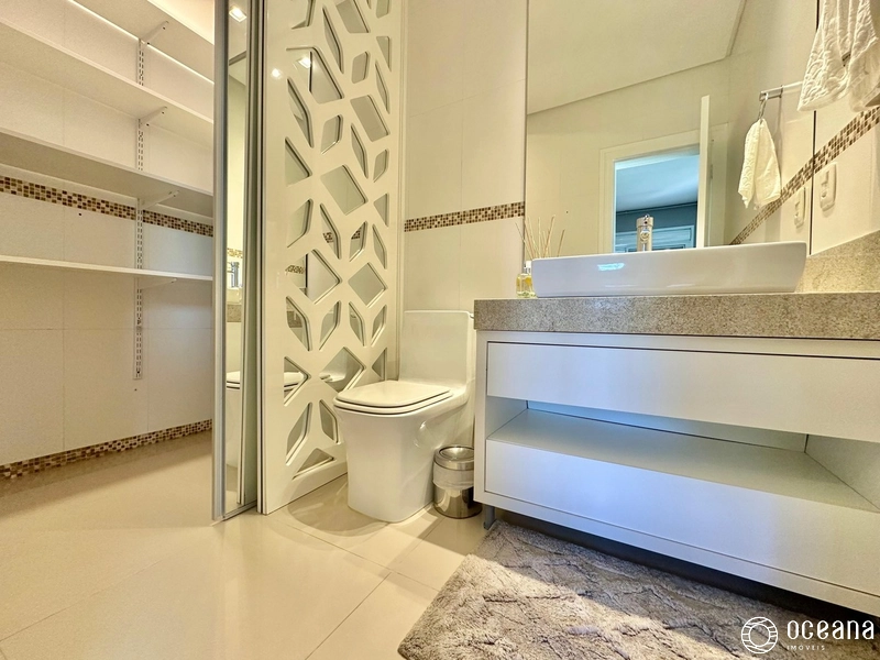 Casa de condomínio 4 suítes com 395m²: 32ª foto da galeria de imagens do imóvel