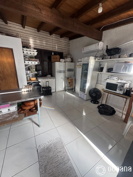 CASA LOCALIZADA NO CENTRO DE XANGRI-LÁ: 16ª foto da galeria de imagens do imóvel