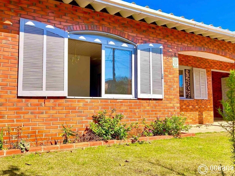 Casa de 03 dormitórios em Xangri-Lá: 2ª foto da galeria de imagens do imóvel