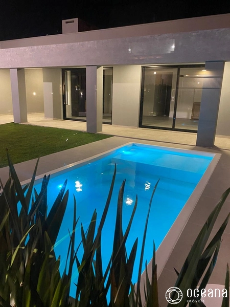 Casa nova 5 suíte no centro de capão da canoa: 21ª foto da galeria de imagens do imóvel