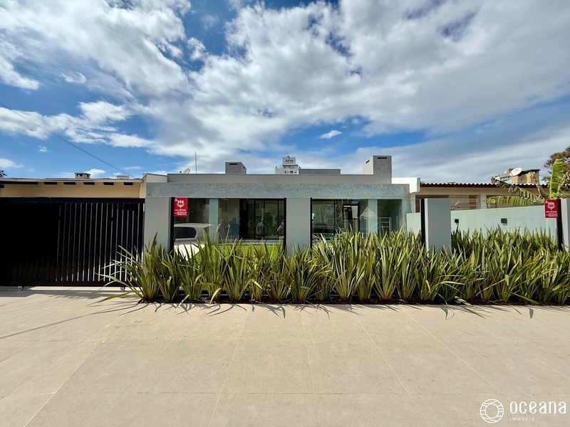 Casa nova 5 suíte no centro de capão da canoa: 1ª foto da galeria de imagens do imóvel