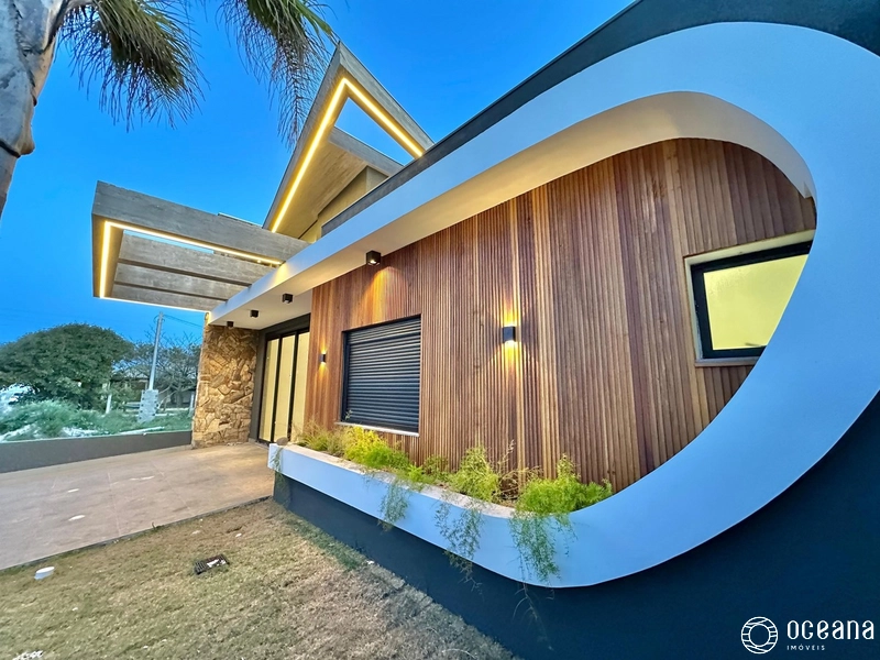 CASA NOVA 3 DORMITÓRIOS PRÓXIMA AO MAR: 2ª foto da galeria de imagens do imóvel