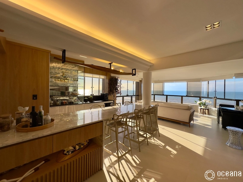 COBERTURA BEIRA MAR DE 04 DORMITÓRIOS E 04 VAGAS DE GARAGEM!