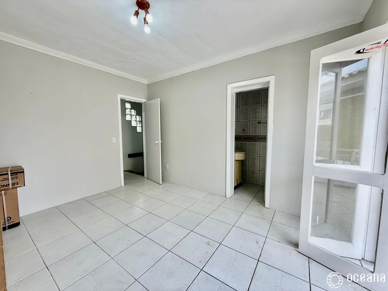 CASA EM XANGRI-LÁ COMPOSTA POR 07 DORMITÓRIOS: 26ª foto da galeria de imagens do imóvel