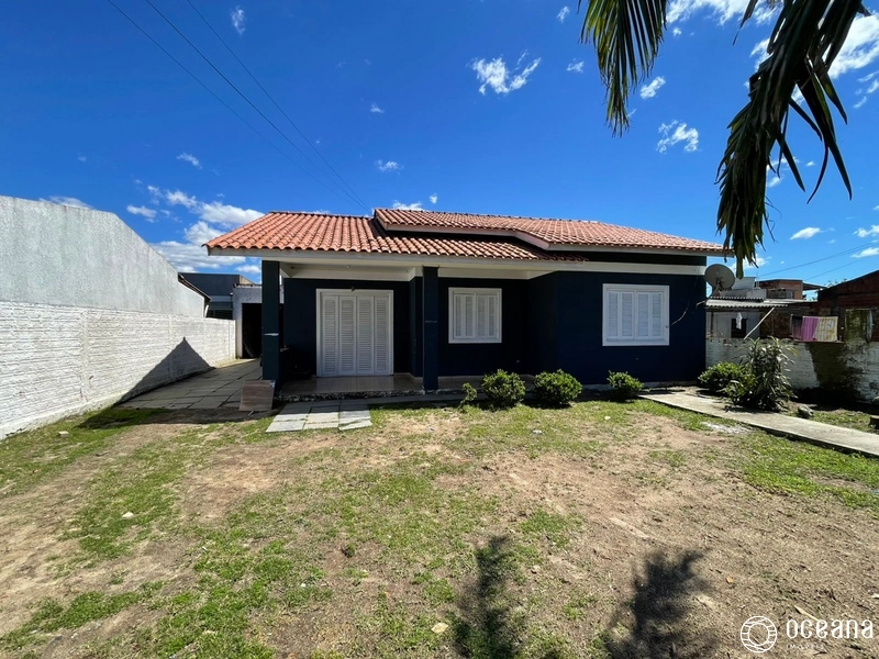 CASA EM TERRENO INTEIRO EM CAPÃO DA CANOA