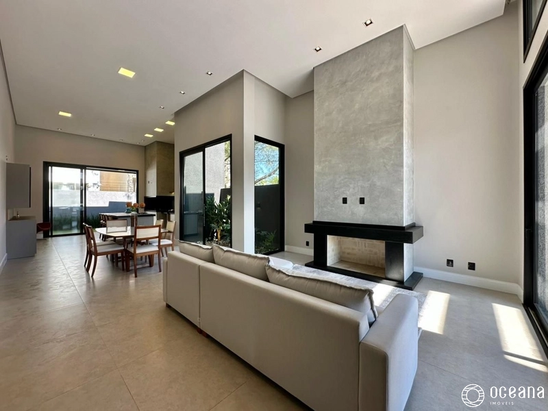 CASA NUNCA HABITADA DE ALTO PADRÃO A POUCOS METROS DO MAR!: 2ª foto da galeria de imagens do imóvel