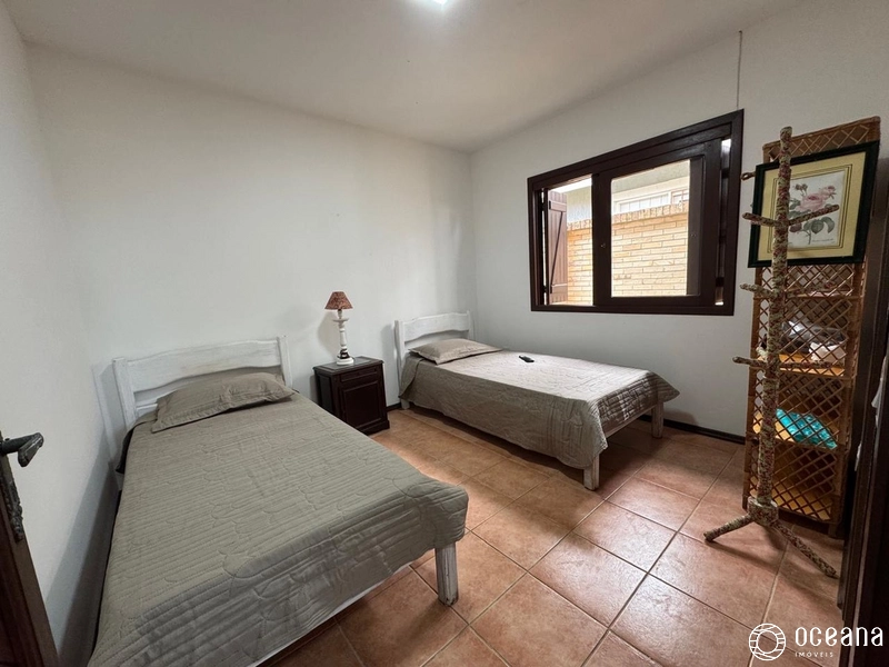 CASA COM 04 SUÍTES E ANEXO NOS FUNDOS: 12ª foto da galeria de imagens do imóvel