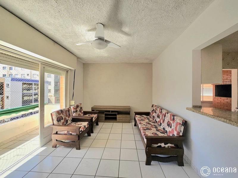 APARTAMENTO DE 02 DORMITÓRIOS, COM BOX  DE GARAGEM NO CENTRO!