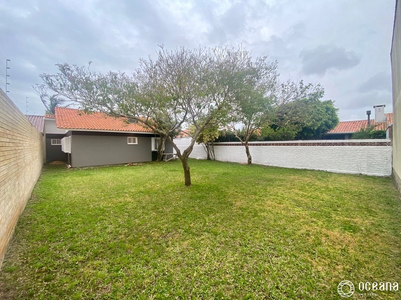 CASA TÉRREA NO CENTRO DE XANGRI-LÁ, FRENTE LESTE, DIVISA COM ATLÂNTIDA: 16ª foto da galeria de imagens do imóvel