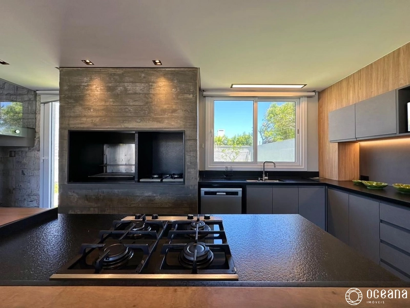 SOBRADO À VENDA EM XANGRI-LÁ, PRÓXIMO AO MAR: 9ª foto da galeria de imagens do imóvel