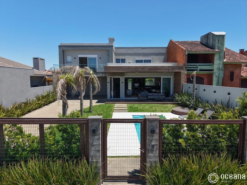 SOBRADO À VENDA EM XANGRI-LÁ, PRÓXIMO AO MAR: 1ª foto da galeria de imagens do imóvel