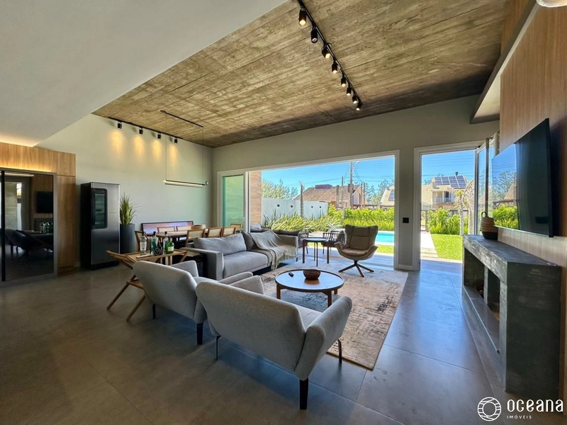 SOBRADO À VENDA EM XANGRI-LÁ, PRÓXIMO AO MAR: 3ª foto da galeria de imagens do imóvel