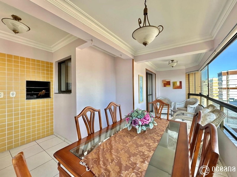 APARTAMENTO MOBILIADO DE 02 DORMITÓRIOS COM CHURRASQUEIRA NA SACADA!