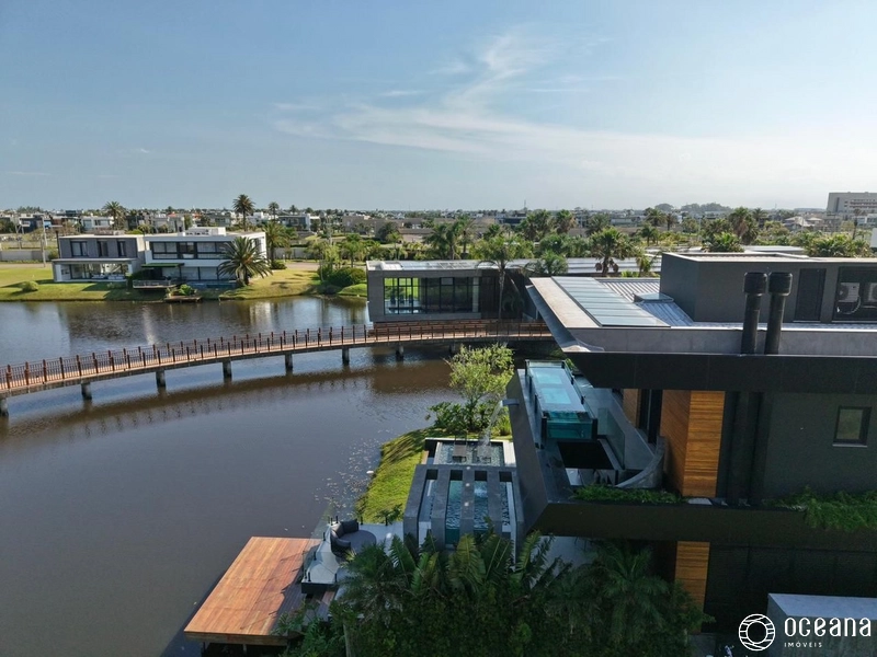 CASA EM CONDOMÍNIO FECHADO DE ESQUINA BEIRA LAGO!: 51ª foto da galeria de imagens do imóvel