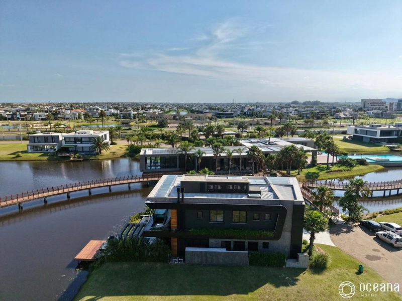 CASA EM CONDOMÍNIO FECHADO DE ESQUINA BEIRA LAGO!: 52ª foto da galeria de imagens do imóvel