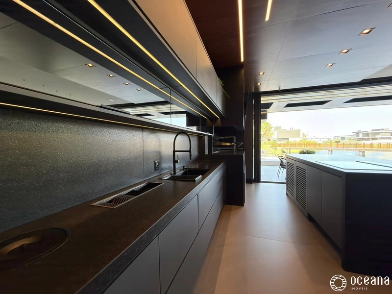 CASA EM CONDOMÍNIO FECHADO DE ESQUINA BEIRA LAGO!: 13ª foto da galeria de imagens do imóvel