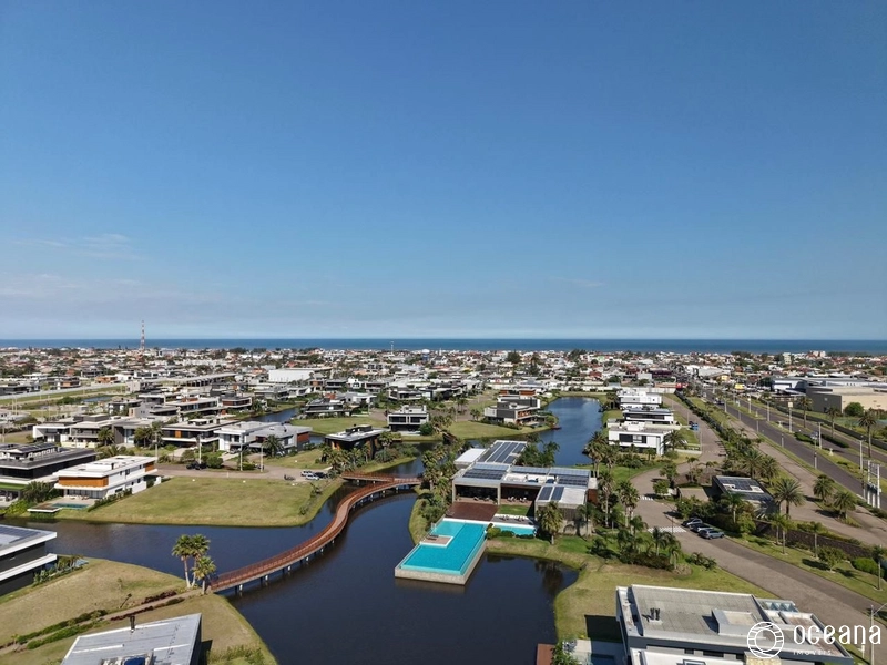 CASA EM CONDOMÍNIO FECHADO DE ESQUINA BEIRA LAGO!: 56ª foto da galeria de imagens do imóvel