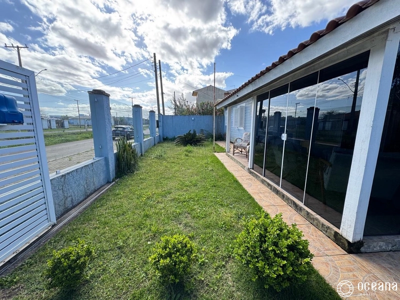 CASA À VENDA COM TERRENO INTEIRO, LADO MAR NO BAIRRO ARAÇA!: 2ª foto da galeria de imagens do imóvel