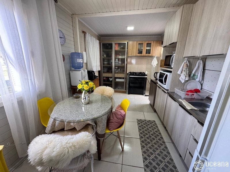 CASA À VENDA COM TERRENO INTEIRO, LADO MAR NO BAIRRO ARAÇA!: 5ª foto da galeria de imagens do imóvel