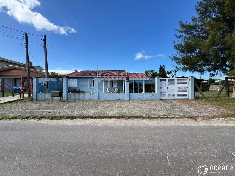 CASA À VENDA COM TERRENO INTEIRO, LADO MAR NO BAIRRO ARAÇA!: 1ª foto da galeria de imagens do imóvel