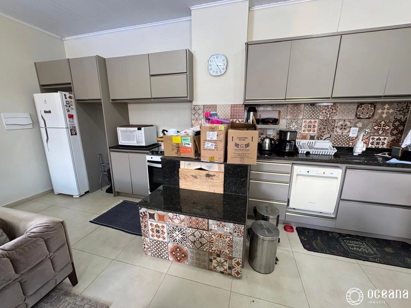 CASA À VENDA COM TERRENO INTEIRO, LADO MAR NO BAIRRO ARAÇA!: 10ª foto da galeria de imagens do imóvel