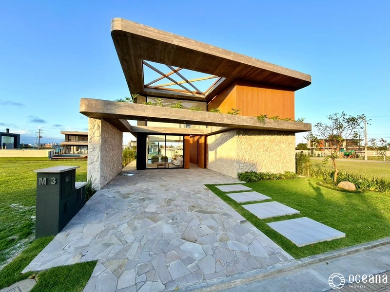 SOBRADO À BEIRA LAGO ALTO PADRÃO - MOBILIADO & DECORADO