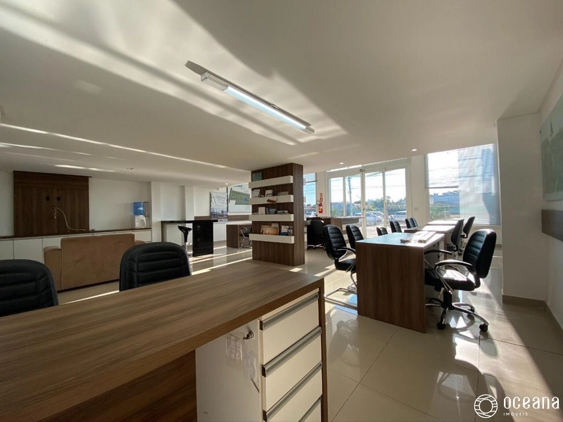 LOJA A VENDA EM XANGRI_LA: 2ª foto da galeria de imagens do imóvel