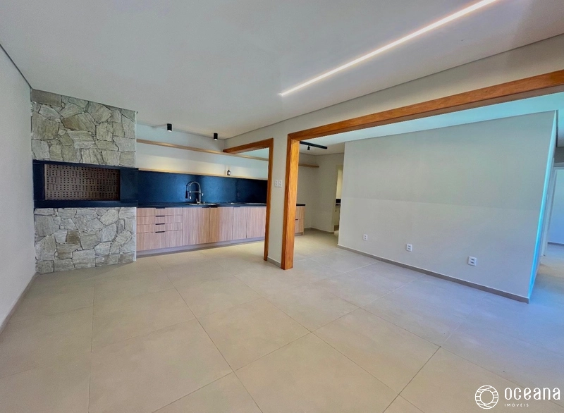 EXCELENTE CASA DE 03 DORMITÓRIOS LOCALIZADA NO CENTRO DE XANGRI-LÁ: 7ª foto da galeria de imagens do imóvel