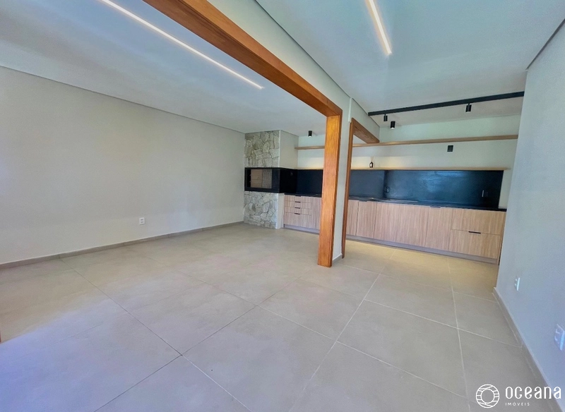 EXCELENTE CASA DE 03 DORMITÓRIOS LOCALIZADA NO CENTRO DE XANGRI-LÁ: 6ª foto da galeria de imagens do imóvel